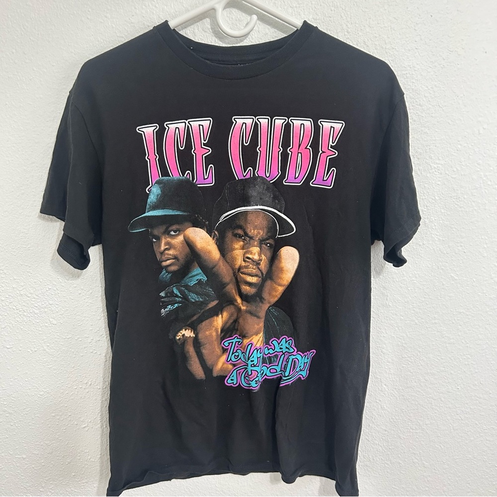 Men’s hot topic ice cube shirt size medium